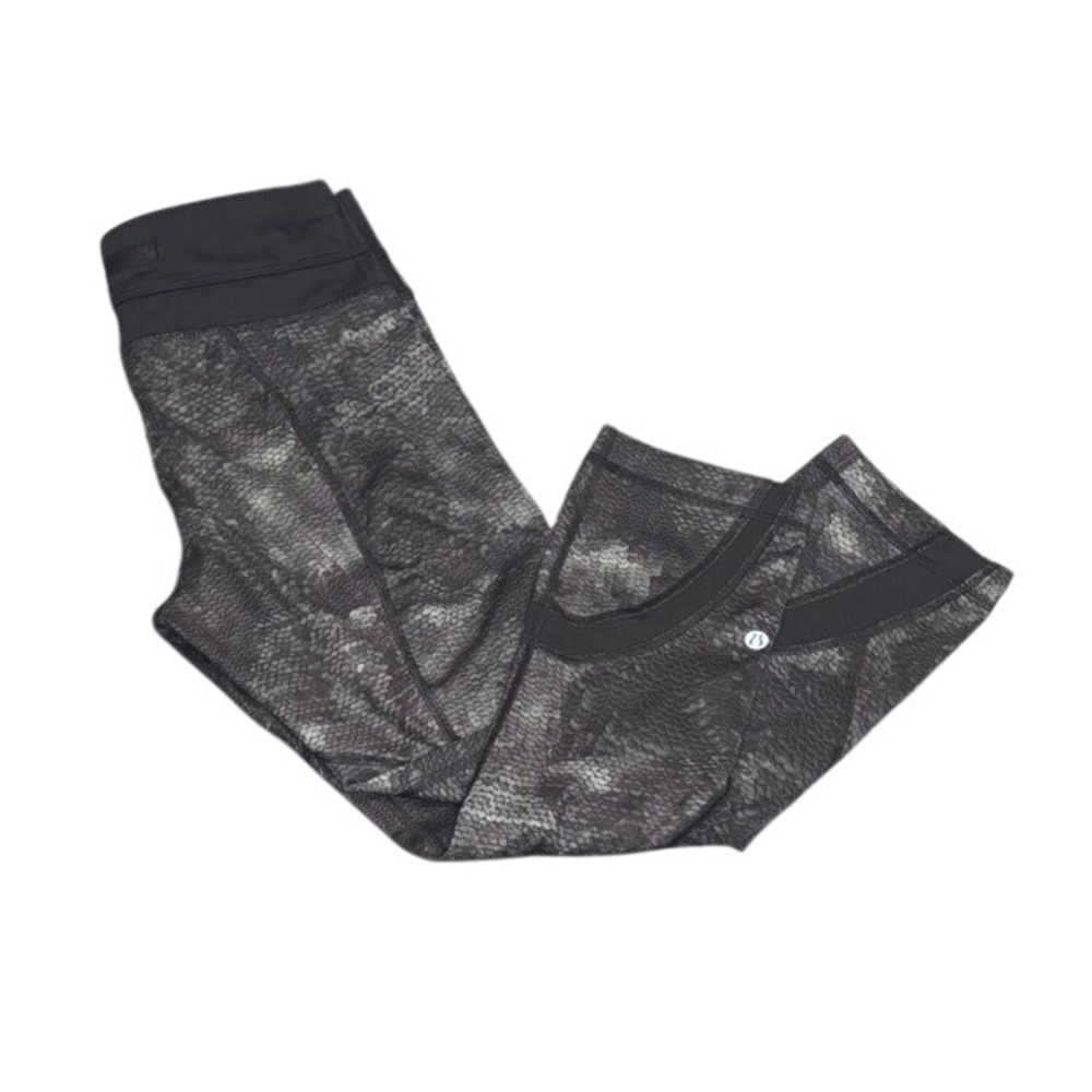 Lululemon Run Inspire Crop Leggings Snakeskin Grey Black‎ Women Size 6